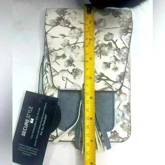 K.Carroll Harper Crossbody belt phone wallet case identity left RFID lining - Picture 6 of 8